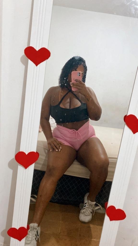 Preta gostosa rabuda safada